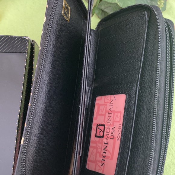 Leather wallet - Picture 5 of 16